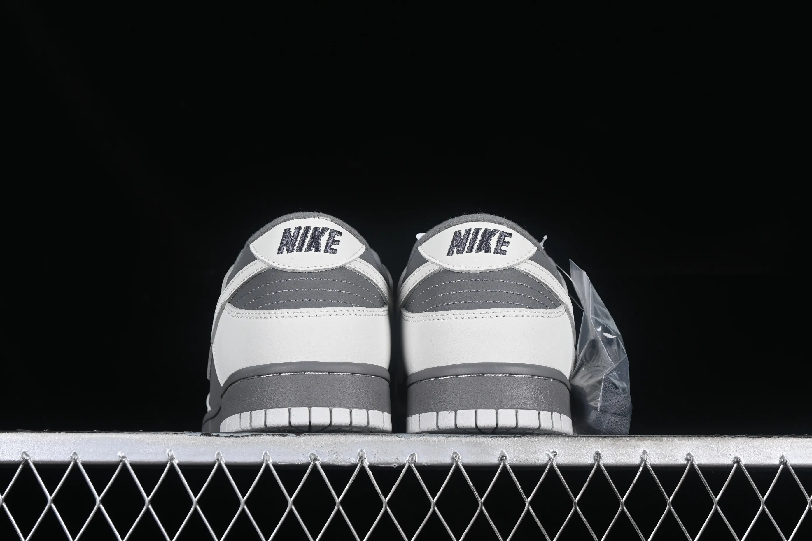All categories Nk SB Dunk series Nk SB Dunk Low low-top sneakers Nk Dunk Low volcanic gray color low-top retro casual sneakers DD1391-666